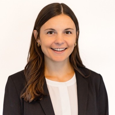 Headshot of Anne Robinson